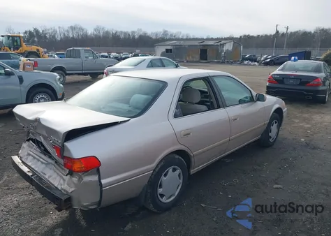 2000 Toyota Camry Ce z USA, uszkodzony, nr VIN 4T1BG22KXYU998110